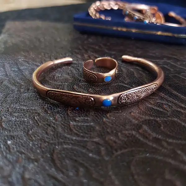 Bow-Shaped Copper Half-Set