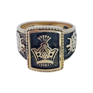 men’s ring with crown and lion design