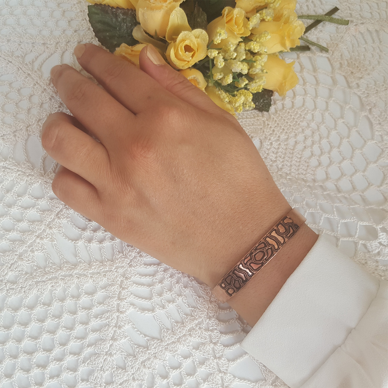 Stone Wall Pattern Copper Bracelet – Stylish Wellness for Everyday Wear