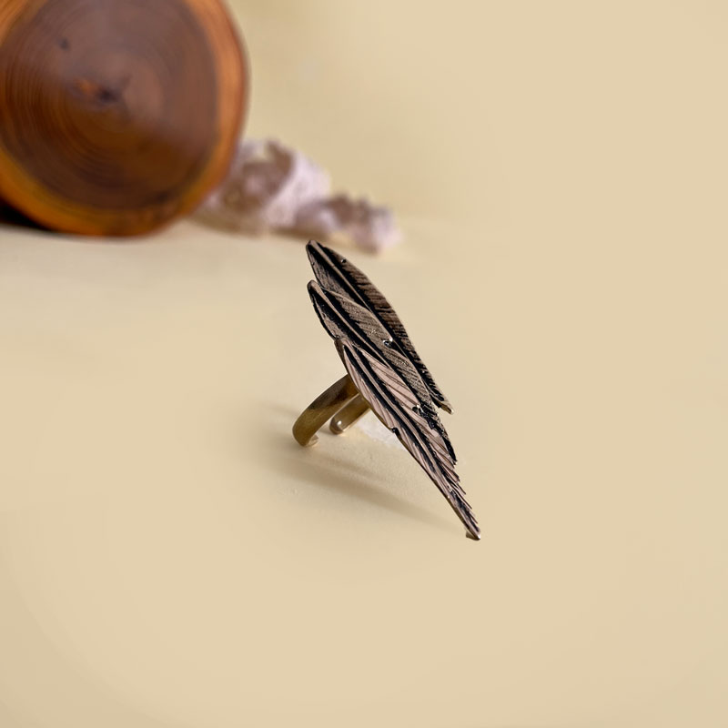 Stylish Russian Gold Feather Ring – Contemporary Adjustable