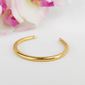 Golden Arc Open Brass Bracelet – Unisex, Adjustable Brass Cuff – Classic Design Bangle JW552