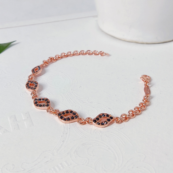 Mystic Eyes Black Stone Copper Chain Bracelet for Elegant Style