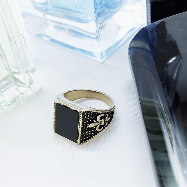 Fleur-de-Lis Men's Russian Gold Ring with Square Black Stone – Elegant Vintage Style Signet