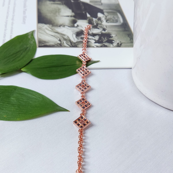 Elegant Geometric Copper Bracelet with Square Links – Women’s Fashion Jewelry