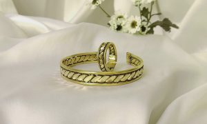 Golden brass statement ring and bracelet with vintage design
