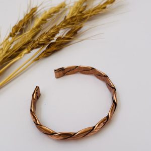 Woven Copper Cuff Bracelet – A Statement of Warmth & Craftsmanship JW651